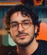 Portrait d'Ayoub Chouaf, webdesigner et designer UX/UI indépendant à Blois.