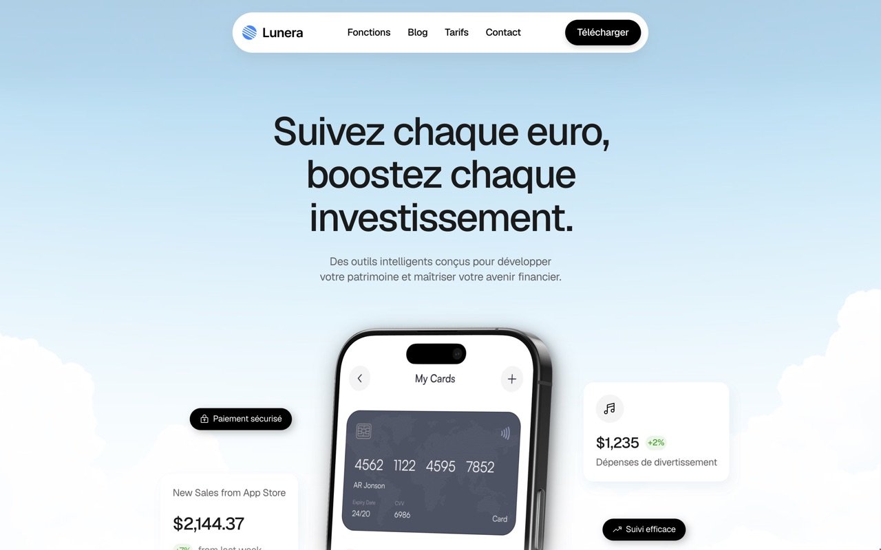 Page d'accueil de Kredo : l'accroche « Suivez chaque euro, boostez chaque investissement » au-dessus d'un téléphone qui affiche une carte bancaire, sur un ciel bleu.