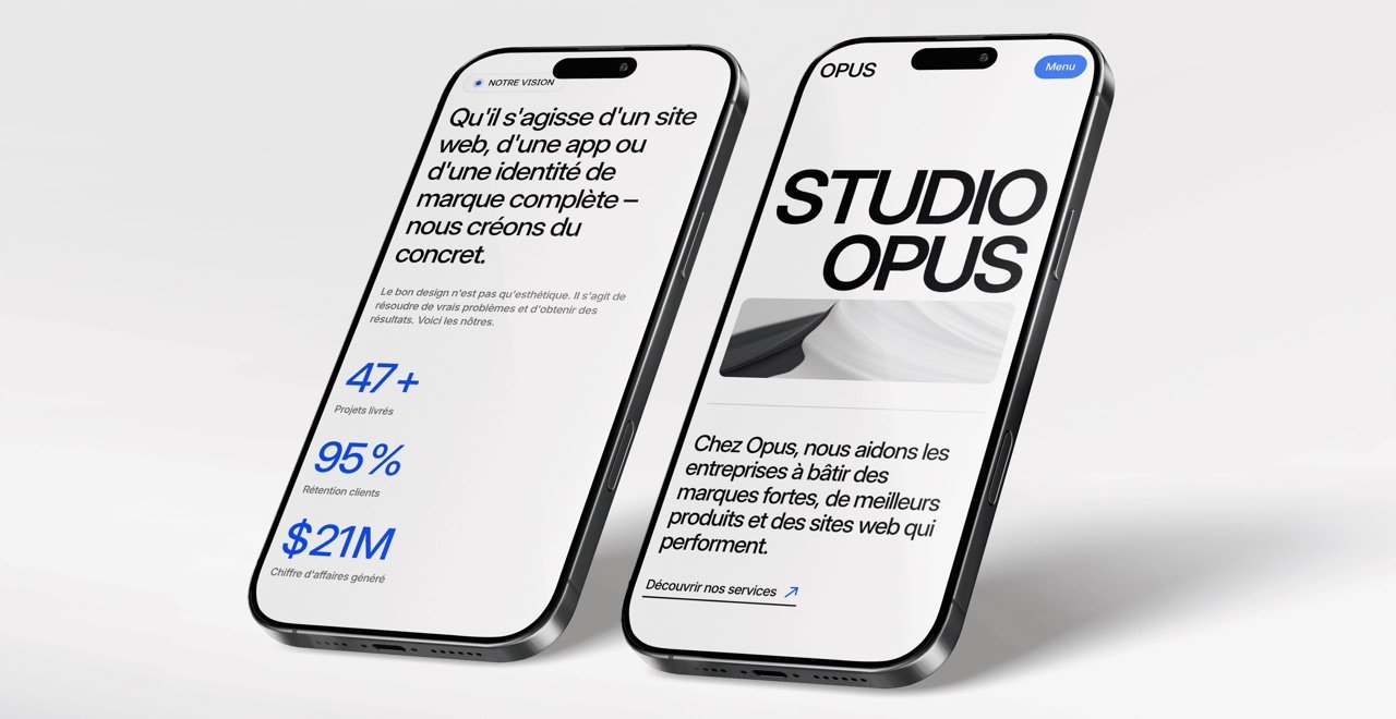 Deux téléphones affichent le site d'Opus Studio : à gauche, la vision du studio et ses chiffres clés en bleu ; à droite, l'accueil avec « Studio Opus » en très grand.